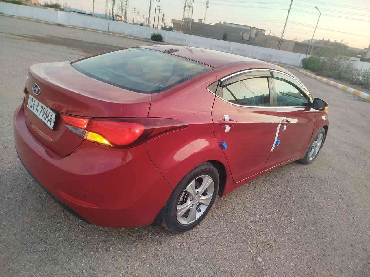 سلام عليكم النتره مديل ١٦ وارد امريكي حادث جاملغ وبنيد رقم بصره دولي مكينه ١٨٠٠ دوش  سياره جديده وجاهزه اي نقص مابيها كله شغال سياره فول مواصفات السعر ١٠٥ مكان السياره قضاء القرنه ***********
