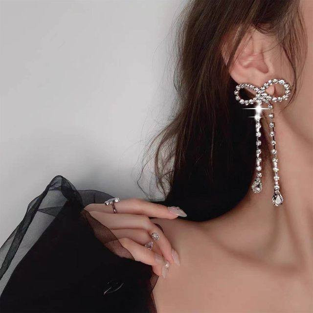 اكسسوارات كرستال 
متوفر توصيل داخل بسمايه الف


**إذا كنت صاحب هذا الإعلان وتريد حذفه لأي سبب، رجاءا أرسل رسالة إلى الدعم الفني**