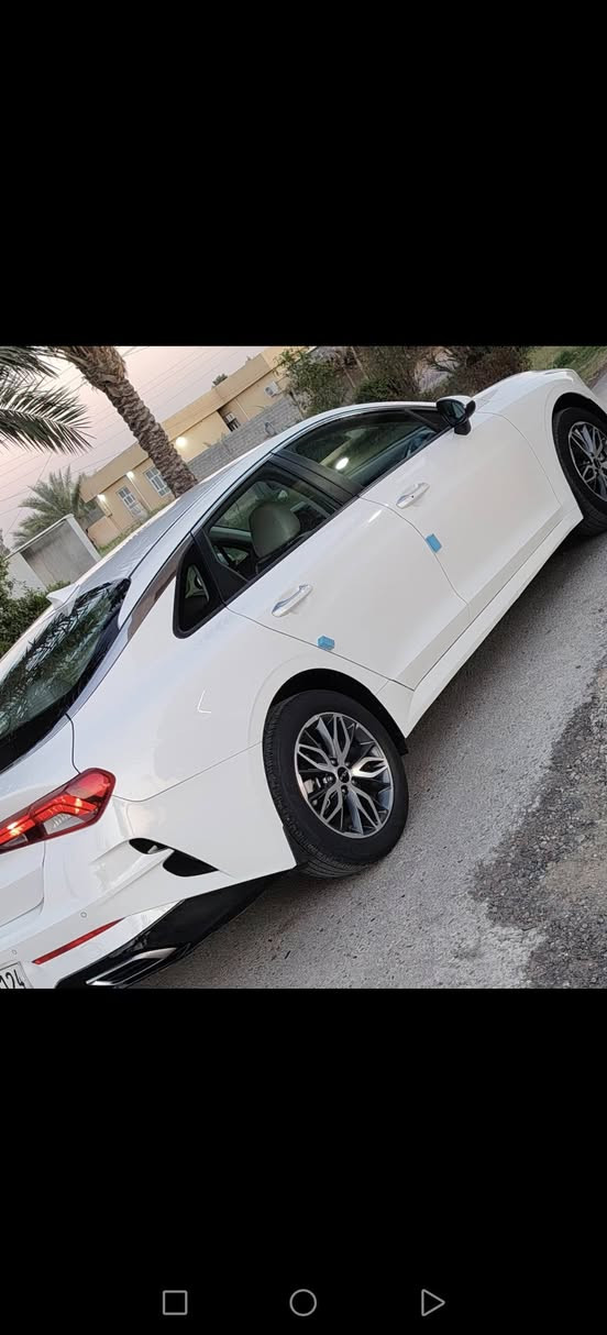 يالله السلام عليكم للبيع كي فايف خليجي موديل 2022  شركة نم فول مواصفات 1__1 اعلئ مواصفات عدا البنرامه مكينه 2000الفين دوش المرغوب تشقيل بصمه وبصمة أبواب وبصمه بصندوك تشقيل عن بعد قياده ذاتيه تبريد بيانو شاحن واير ليس كرسي كهرباء شاشه كبيره حساس امامي وخلفي اربع وضعيات قياده لايت زنون عالي ناصي وبعد هواي مواصفات ماشيه 60الف حقيقي شرط الفحص مكفوله كفاله عامه  عدا رصعه بصندوك مسحوبه PDR على ايد وحده من الزيرو استخدام شخصي اسبير منازل رقم أربيل بسمي شخصياً تحويل ثاني يوم هزه جديد ورقم جديد *********** العنوان بغداد ابوغريب
