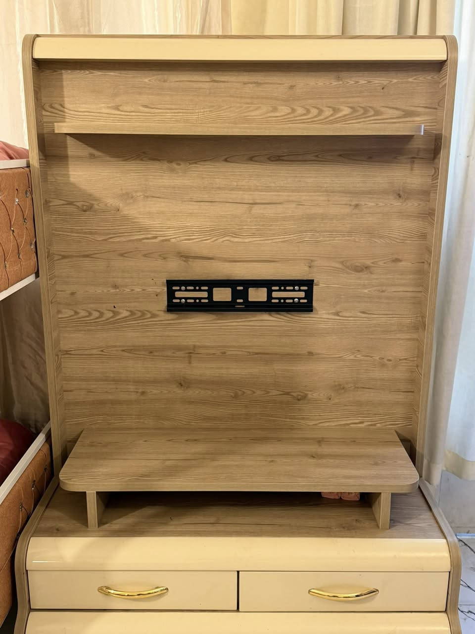 ‏سلام عليكم شباب غرفة نوم تركية السعر 1,000,500 
رقم ***********هاذا رقم بس رصيد 
غرفه نوم عشر قطع وبيه مجال ￼
