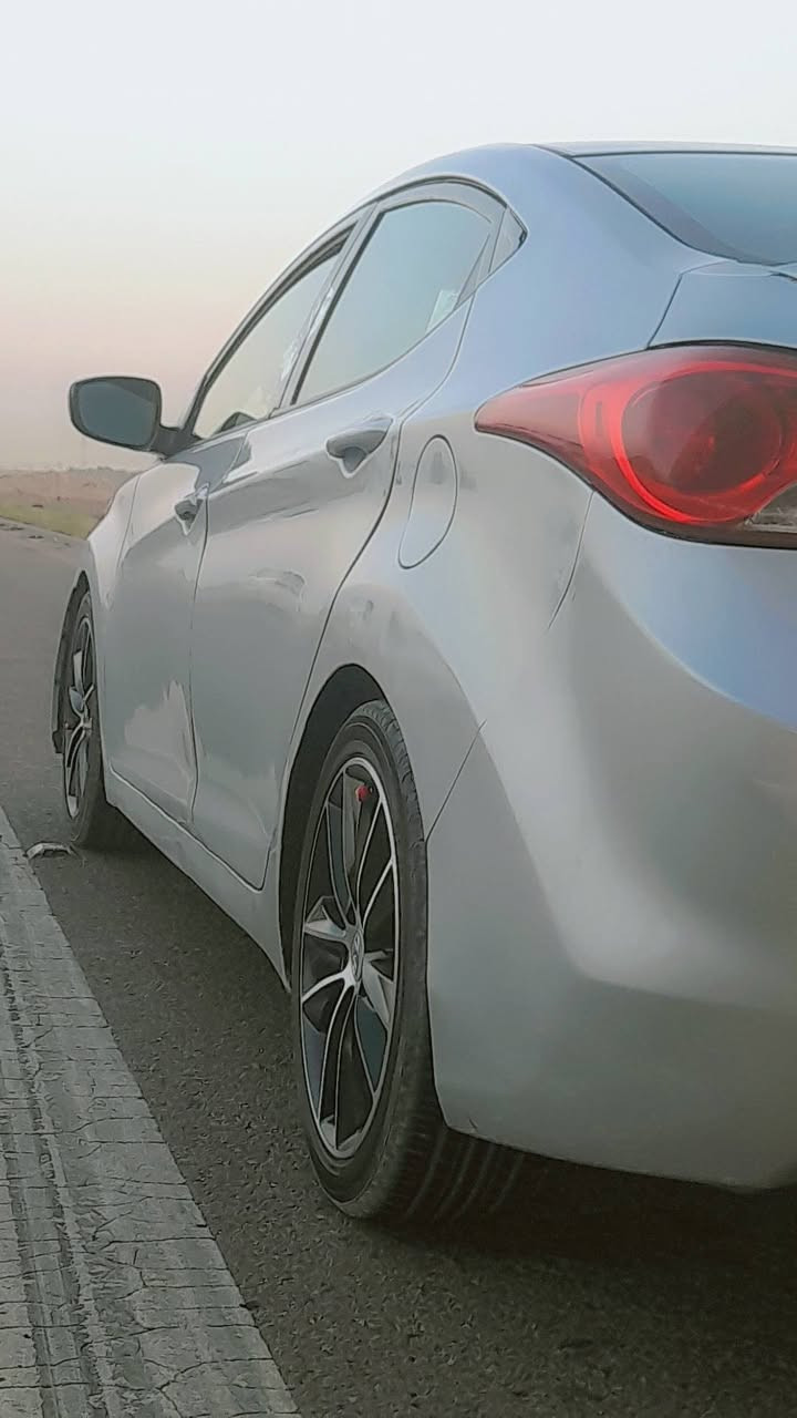 السلام عليكم 
النترا موديل ٢٠١٣
رقم بغداد . ما اتكاتب وياك نسوي عقد مروري 
مكينه ١٨٠٠ بيه صوت شغاله وتمشي ابيعك كايمه 
صبغ حزام بدون ظرر بدون دواخل 
صبغه جديده 
تخم تاير جديد 
تخم ويل جديد مال كصه 
تبريد شغال وثلج 
دواخل جديده 
باتري 
نقص كشافات + شباك دعاميه 
مكاني بابل . 
***********
السعر   80 بيه مجال حك جيتك .
