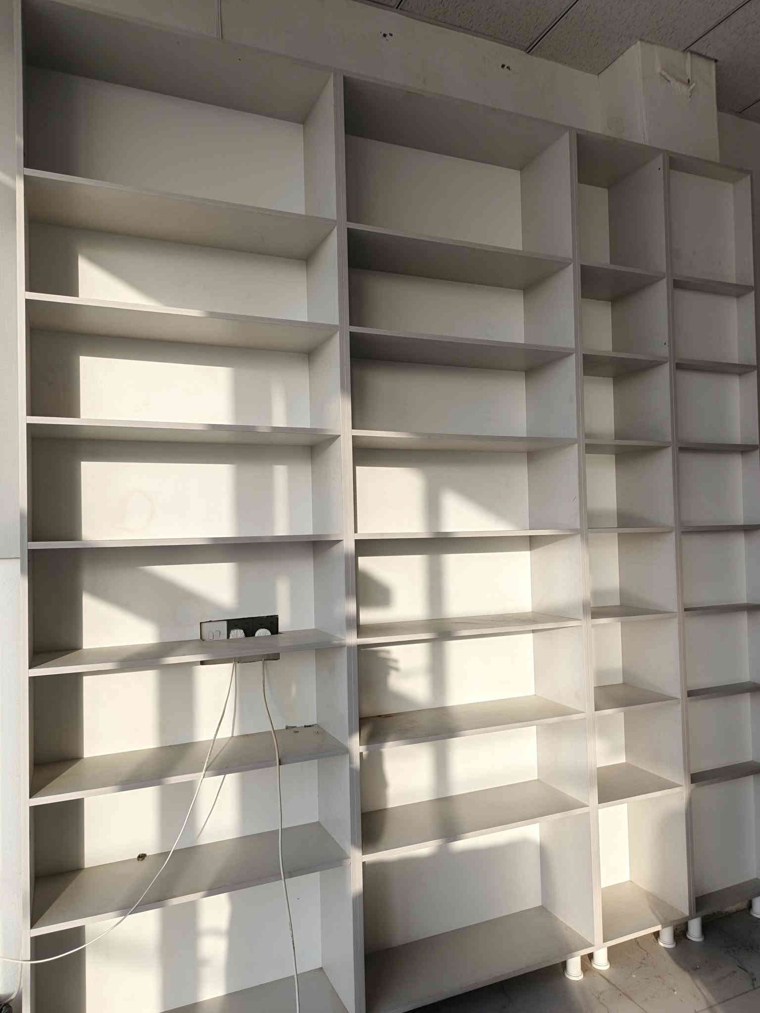 تصفيه محل كل ما موجود داخل المحل للبيع وباسعار اقل من الجمله 
المكان على اربع شوارع بين حي الوفاء ومهندسين سيف سعد للاستفسار التواصل على الرقم 0771 428 1642
