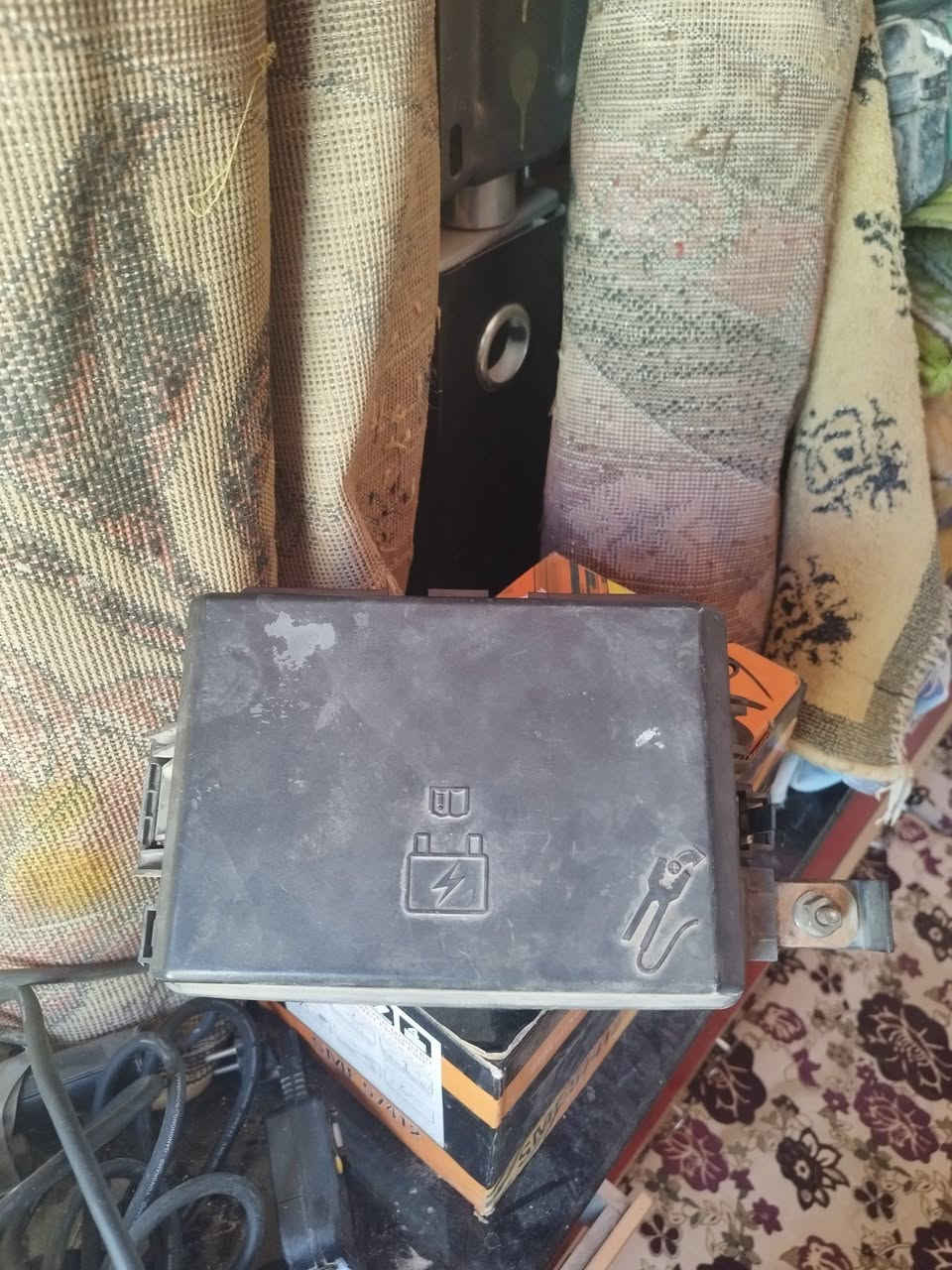 قاعده فيت بم نضيفه وشغاله طوافه وفيت بم ب 40 الف قاعده فيوزات نص عمر ب 40 الف مراوح نضيفات مع الفيش ب 175 العنوان الديوانيه الحمزه 
***********
