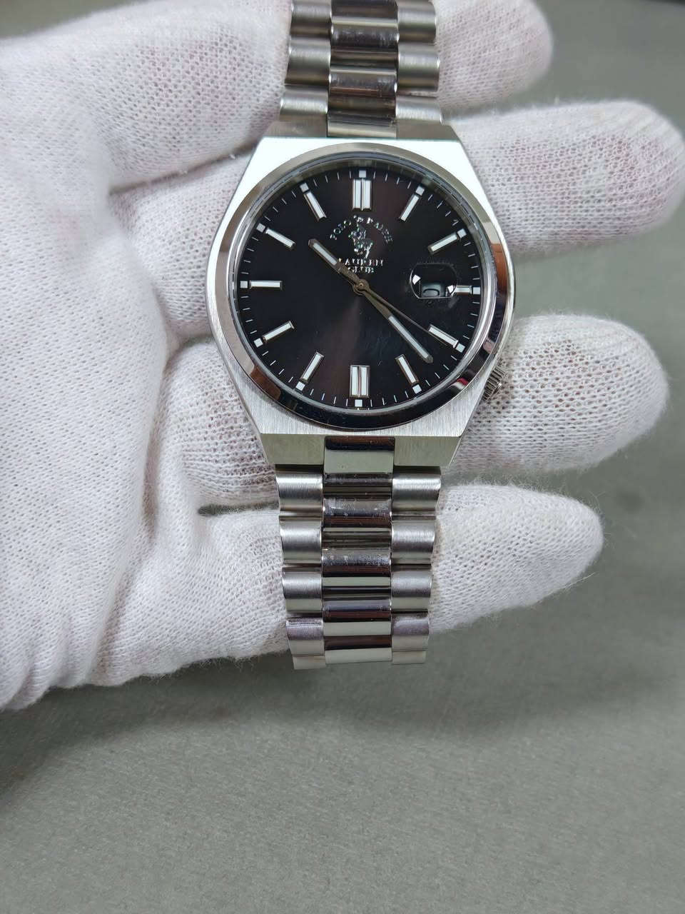 مزاااااااااد مزاااااااااد 
يوجد لدينا اليوم مزاااااااااد جديد لساعه فخمه وانيقه 
الساعه بولو رالف امريكي اصلي موديل حديث تاتي مع علبه حافظه لعدم توفر العلبه الاصليه مع الظمان سنه كامله 

فتحة باب الساعه 35 دولار  واقل رفعه 5دولار

يبدا المزاد الان وينتهي غدا ساعه 12 ليلا 

الساعه امريكي 
مكينه ياباني 
ارقام لامينوس 
عقارب لامينوس 
منفذ شهري
قطر 40
بدن ستانلس ستيل
طلاء ثابت
ضد الماء 50متر
قفل فراشه 
 تاتي كاملة المرفقات مع الظمان سنه كامله 
يوجد توصيل لجميع محافظات العراق


**إذا كنت صاحب هذا الإعلان وتريد حذفه لأي سبب، رجاءا أرسل رسالة إلى الدعم الفني**