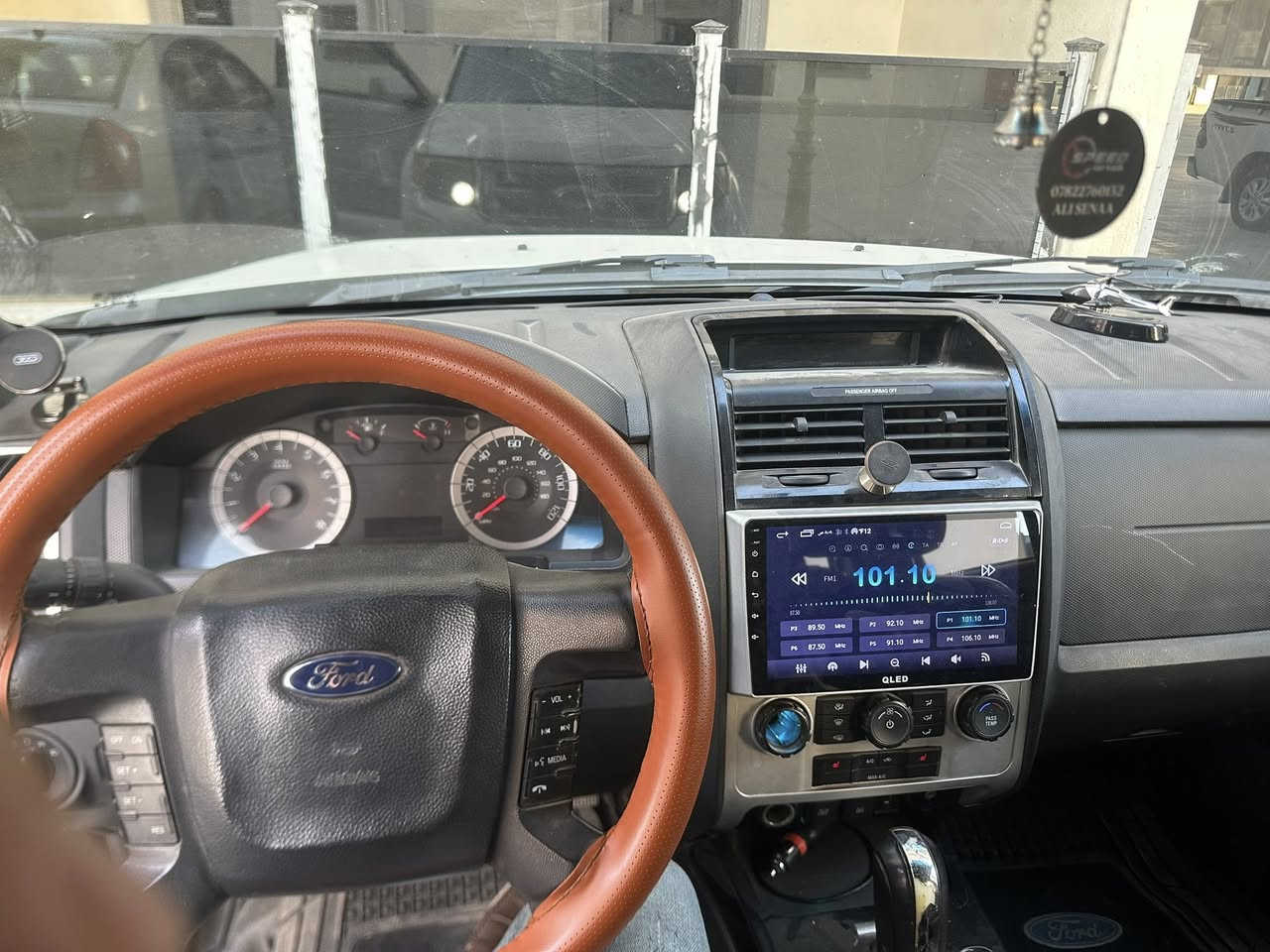 السلام عليكم
من رخصة مدير الگروب المحترم 
فورد سكيب موديل 2012 محرك 2500 بسمي رقم بغداد دولي 
فول مواصفات بصمة عمل تبديل باب خلف السائق +تصليح چاملغ خلفي جهة السائق 
+ صبغ السيارة حزام تبريد جيد گير محرك بحالة جيدة صدر نص عمر تايرات جديدة 
السعر 90  ورقة بيها مجال 
العنوان بغداد صدر القناة قرب مستشفى سعد الوتري  تلفون ***********
