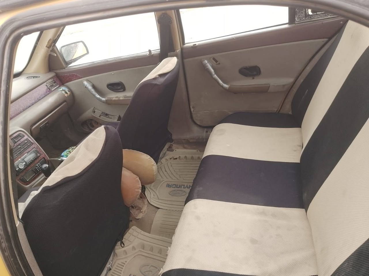 السلام عليكم سياره سمند موديل ١١رقم دولي سياره خير من الله حداديتها زينه سنويه توها  وراعيها موجود تريد اداور تريد لا بكيفك مبدل بس چاملغ بيها والمكينه بيها خيط بخار الرقم قادسيه يعني الديوانيه رقمي ***********عنواني ناصريه السعر ٢٥وبيها مجال السنويه لحد ٣٠
