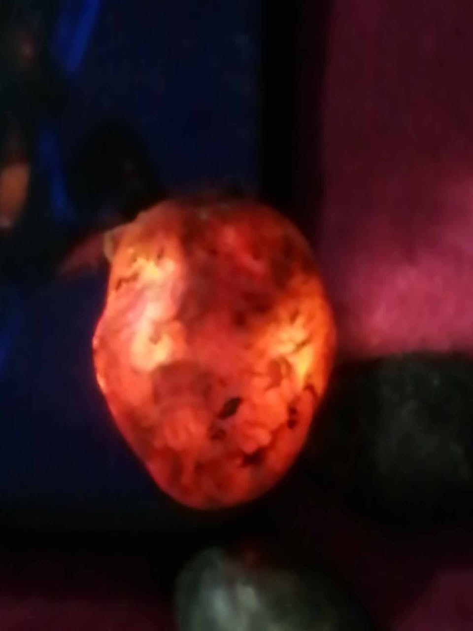 للبيع فقط مجموعه احجار كريمه متنوعه


**إذا كنت صاحب هذا الإعلان وتريد حذفه لأي سبب، رجاءا أرسل رسالة إلى الدعم الفني**