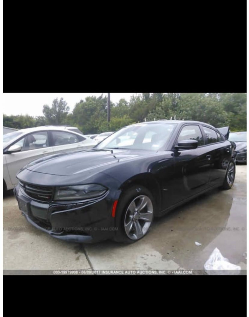 السلام عليكم جارجر ٢٠١٦ يرادله ترتيب شويه 
صدر امامي خلفي اكسل كله كامل عله آخر حبايه 
سياره ماشيه ٤١٥ الف جانت محدثه كله srt.ورجعته للبلاد 
مكينه ٣٦٠٠ 
للبيع او مراوس بأبوما ونطي فرق  
مكاني بغداد الشعب 
***********
