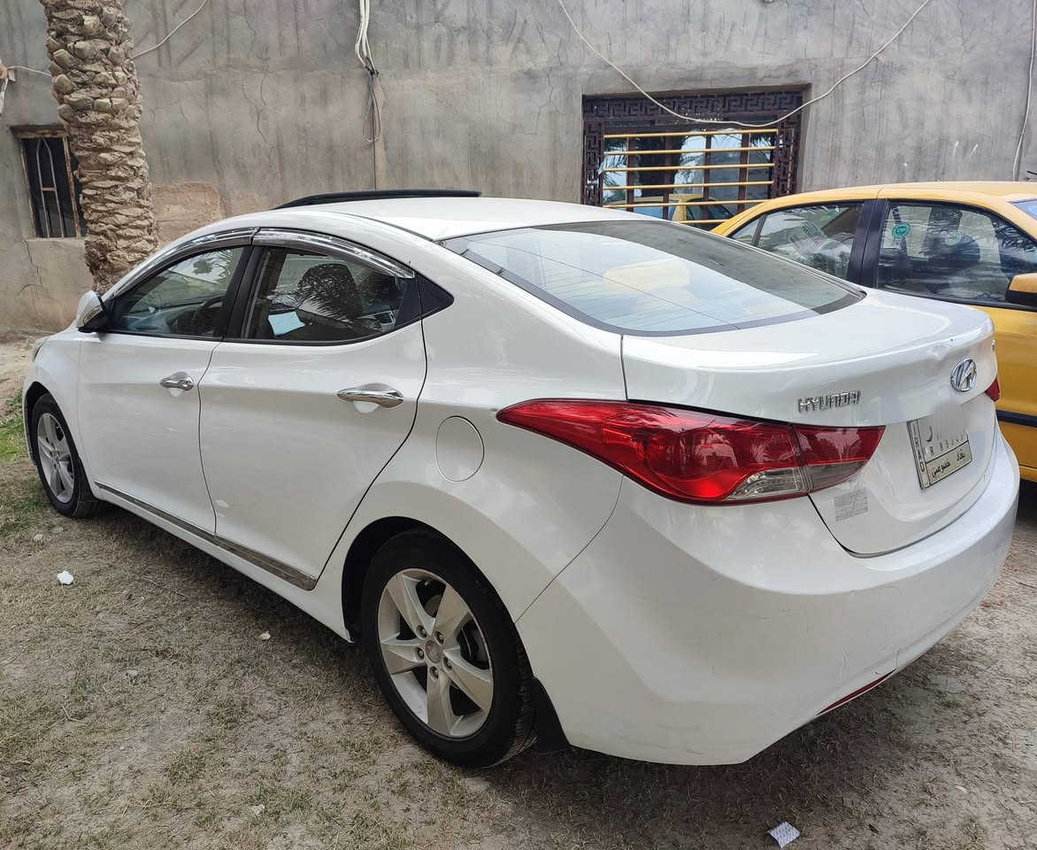 س/ع الانتره ٢٠١٤ خليجي مكينه ١٨٠٠ رقم بغداد سياره مكفوله لاضربه ولاتبديل ولابارد فقط صبغه بل بنيد سياره حلوه وجاهزه مكينه كير حداديه تبريد تخم تاير دواخل حلوه وجديده للاستفسار *********** مكان نجف مشخاب
