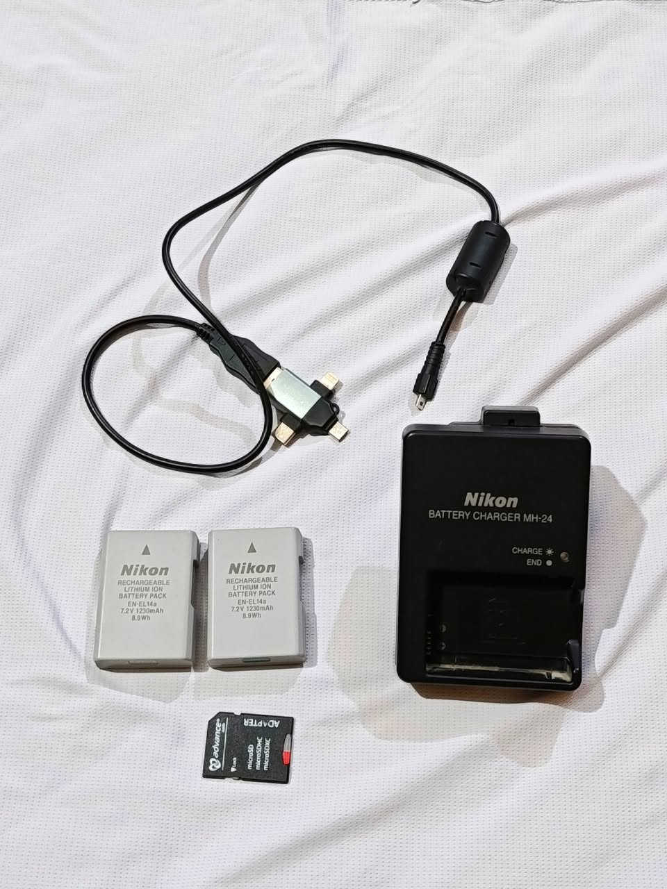 السلام عليكم 
للبيع كاميرا نيكون D5300  شاشه قلاب 
بطارية عدد 2+ شاحنه 
+ رام + توصيلة نقل الصور 
بابل / المحاويل 
***********
