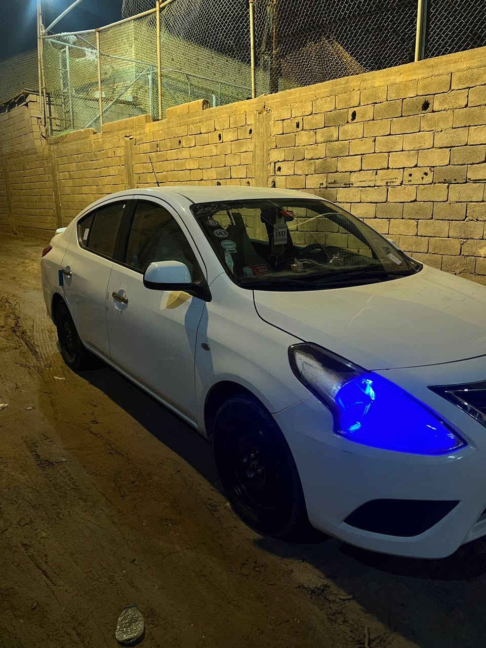 نيسان سني هندي بليته زركة رقم اربيل الجديد مديل 23 سنويه ل30 تحويل او وكاله مجاني بسم شركة سياره بيها 4 قطع صبغ مكفولة من الضربة القويه ماشية 55 الف سياره جاهزه طخم تاير مدوشمة ارضيه وكشنات وصندوك +تغليف بيبان حراري
محرك وكير كفاله 
السعر 113 وبيها مجال مكان بصره *********** البصرة, العراق
