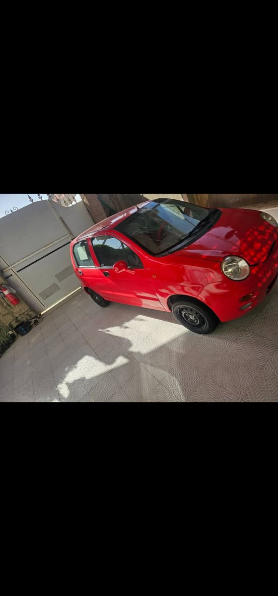 سلام عليكم للبيع او للمراوس حسب قناعه كيو كيو مديل 2012  السياره جديده ونضيفه مكينه وكير جدد كير عادي حداديه جديده تخم تاير رقم قادسيه مميزز ميزز  بسمي رقم الجديد تحويل ثاني يوم سنويه لل٣٠ تبريد تتفئه  كلشي شغال  ما بيه قطرت اخياس كلهن امسويهن السياره مكانه ديوانيه  للتواصل *********** او ***********
