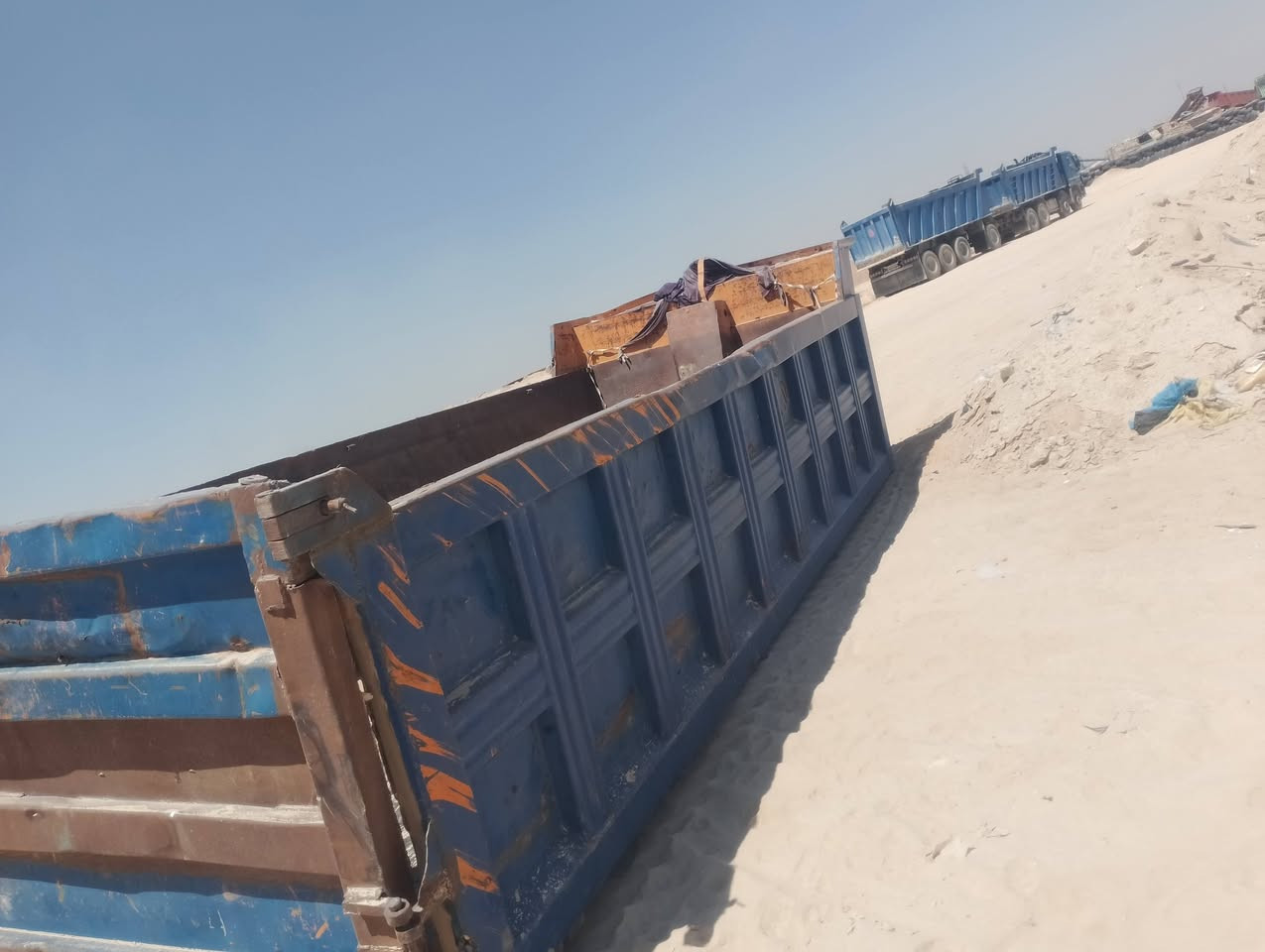 بدي للبيع الطول سته متر
باقي التفاصيل تواصل على أرقام 
***********

***********
