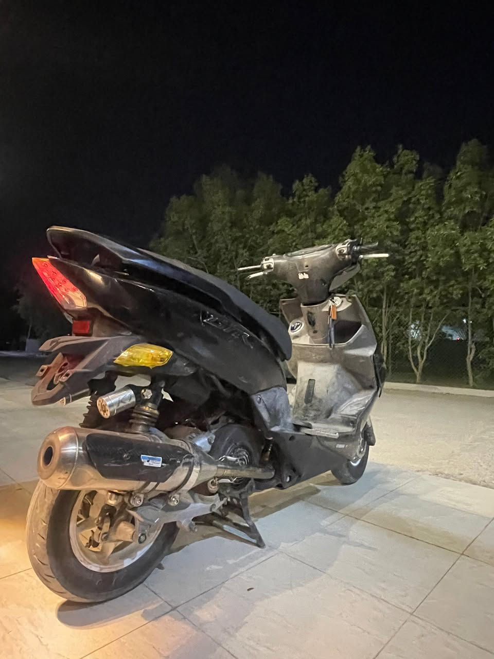 السلام وعليكم
دراجه gtr 
مزوده بيها تزويد كله اصلي 
بوشه 58ونص 
صدر امامي  DY 
فج Rpm 
وصينيه 
دبلات خلفيه لون ذهبي k1 
صالنصه بوري عدل تل اصليه وليس ال تجاري 
تغيرات جدد 
لايت زنون يسطر سطر اصلي 
اشاير كلش قويه مرتبه حمر 
يدات بريك NCY 
قبق بانزين اصلي koso 
وبيها هواي شغلات حلوه هواي كلش ما ذاكرهن 
نواقصها بسيطه 
ذيل علئ ال كسر مال كفر ال امامي 
وترايش وقمجي مال كيلو متر 
وتحياتي للجميع 
السعر 1150.  للاستفسار ***********
