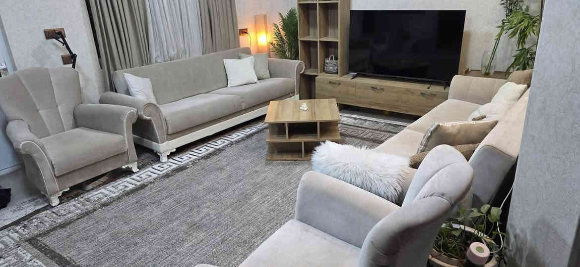 تخم تركي لبيع سرير ومخزن 8نفرات لبيع العنوان سرجنار شارع ابو سناء مجاور فندق برج الحياة رقم موبايل *********** وتساب
