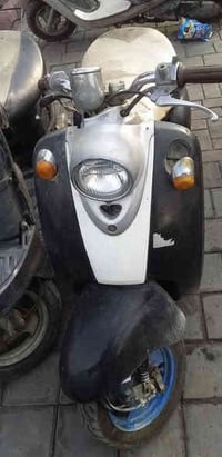 كلاسك شغاله نقصها بس باتري  مكاني الشعب السعر ١٢٥  ٠٧٧٣٥٤٢٠٨٧٥