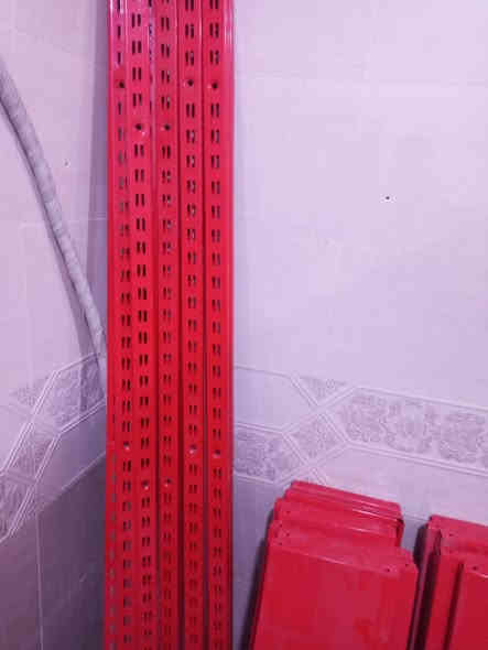 رفوف للبيع مستخدم قليل جدا نضيف البصره الجزيره رقم *********** 250
