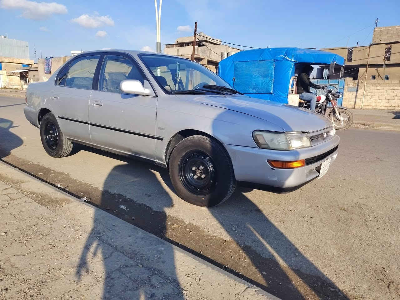 سلام عليكم سياره كورلاه.  رقم كركوك سنويه 27. دفتر بانزين موجود. موديل 95. شرط التحويل. كير ومحرك شغال. تدفئ شغاله تبريد بس غاز. سياره نضيفه لوك.  ع فحص. مصبوغه جماليه 
السعر. 58. وبيه مجال بصيط
الرقم ***********
العنوان كركوك.
