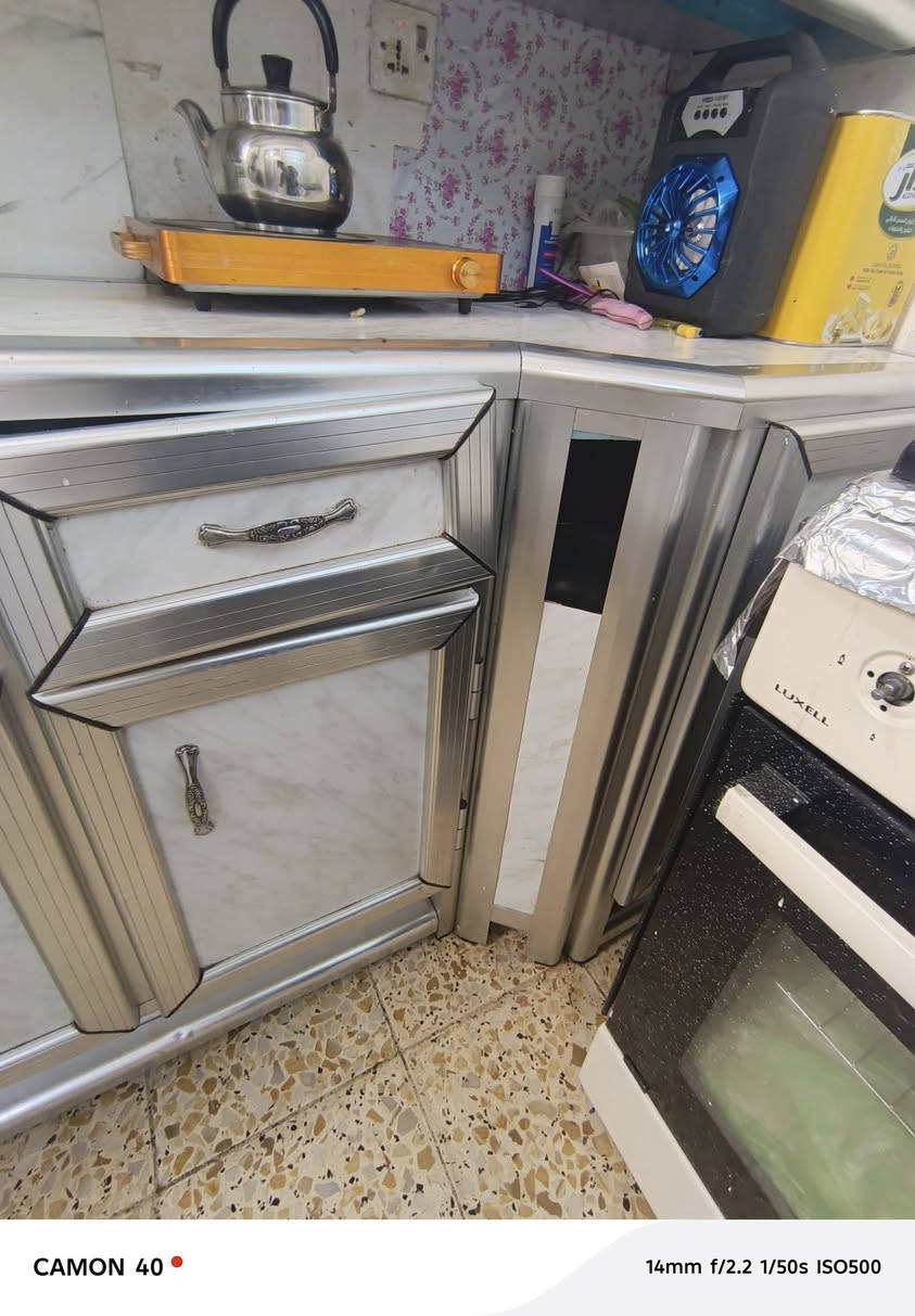 سلام عليكم كاونتر لبيع قطعتين بدون سنك واضراره موضحه بصوره
 ١٥٠ اوبيه مجال طابق الفوك كلش نضيف والجوه هم مجرد هااي لاضرار


**إذا كنت صاحب هذا الإعلان وتريد حذفه لأي سبب، رجاءا أرسل رسالة إلى الدعم الفني**