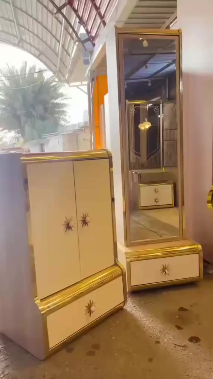 @إشارة ✨ غرفة تركي  اصلي صبغ حراري مودرن 11 قطعة ✨
نظام أبواب وسلايت بروفايل فاخر
سرير مخزن جك 
 ضهر بلوك
 جام برونزي أنيق 
 قماش وتر بروف أصلي
 سرير مخزن جك 
✨ نظافة 99/💯
🚚 شد ونقل مجاني داخل بغداد
📦 توصيل للمحافظات بأسعار رمزية
للحجز اخذ سكرين وتفضل خاص✨


**إذا كنت صاحب هذا الإعلان وتريد حذفه لأي سبب، رجاءا أرسل رسالة إلى الدعم الفني**