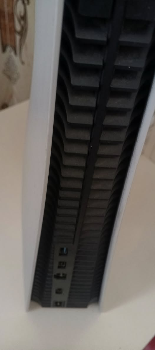 سلام وعليكم جميعاً.. 
رمضان كريم 

بلي 5 سليم - 1 تيرا للبيع
مع شاشة هايسنس 2K - 180HTZ صار 5 اسابيع من اخذتها
العنوان: بغداد الجديدة 
رقم الهاتف: ***********
متاح عالخط + واتساب
