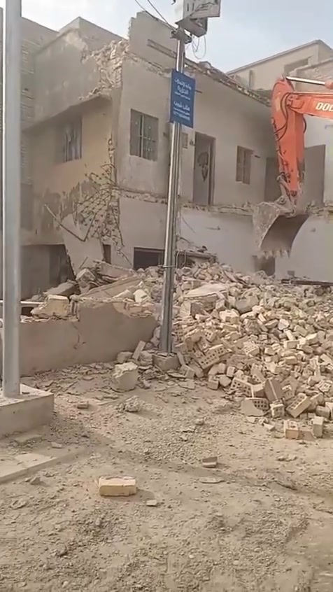 مستعدون لهدم الدور والبنايات وحفر الجفره وقطع البيوت المشتركه ورفع الانقاض وفرش السبيس والجلمود نعمل طيله الاسبوع ليلا ونهارا باسعار مناسبه                                    في بغداد هاتف ***********
