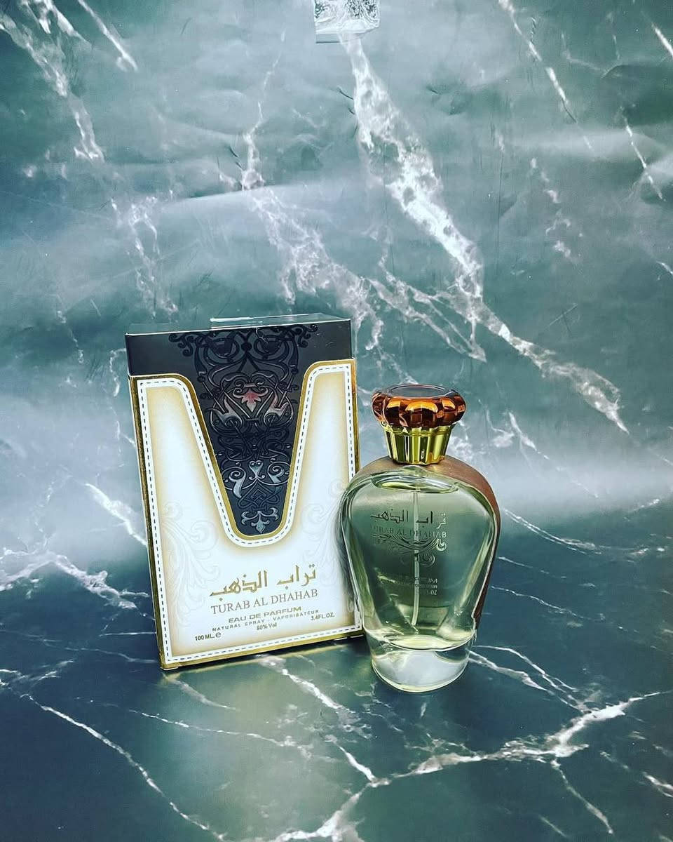 ✨🌹 تراب الذهب – جنة الأرض بين يديك 🌹✨

🔥❤️ عطر تراب الذهب من أفضل العطور الترابية الحديثة، عطر فاخر يجمع بين الأناقة والجاذبية والسحر 💫، ويأخذك إلى إحساس يشبه جنة الأرض 🌿🌧️.

💎 عطر يونيسكس يناسب الرجال والنساء، يتميز بثبات عالي وانتعاش مميز يدوم طوال اليوم ⏳✨.

🌸 النوتات العطرية:
🔹 المقدمة: الزهور البيضاء 🌼 وزهرة الزنبق 🌷  
🔹 القلب: الفانيلا 🍦، لبن جوز الهند 🥥، وجوزة الطيب 🌰  
🔹 القاعدة: المسك الأبيض 🤍  

🌧️ رائحة العطر تعكس عبق التراب الممزوج بالمطر، إحساس بالحيوية والانتعاش وكأنك تحت قطرات المطر 💦🌿، مع لمسة دافئة من العود والمسك الفاخر 🪵✨.
💯✔️ خيار مثالي لكل من يبحث عن التميز والرقي في عالم العطور.


**إذا كنت صاحب هذا الإعلان وتريد حذفه لأي سبب، رجاءا أرسل رسالة إلى الدعم الفني**
