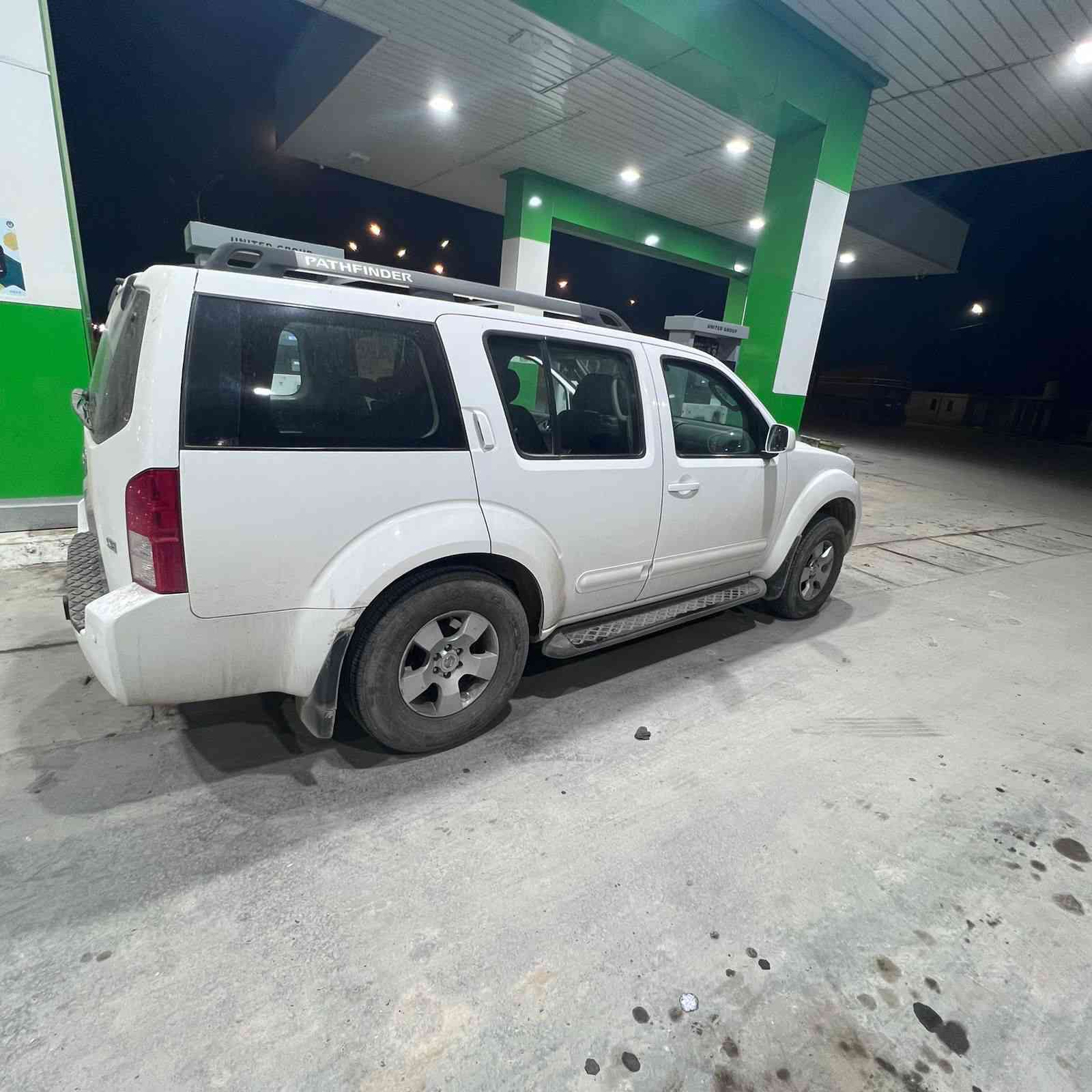 لسلام عليكم للبيع نيسان باث فندر ستيشن موديل 2007 كير اتوماتيك مكينة 6سلندر مكفولة كفالة عامة مشروع وطني رقم بغداد تخم تاير ويل كب الرقم ***********/***********
