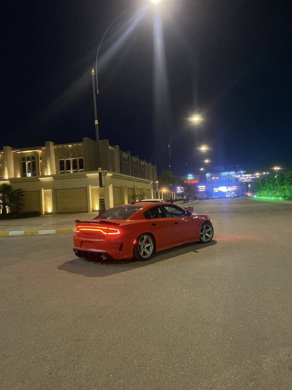 السلام عليكم للمراوس برام أو جمسي سيرا فقط جارجر دايتونا اصل 2018 رقم بغداد ٣قطع صبغ فقط  سياره جديدا  للستفسار ***********
