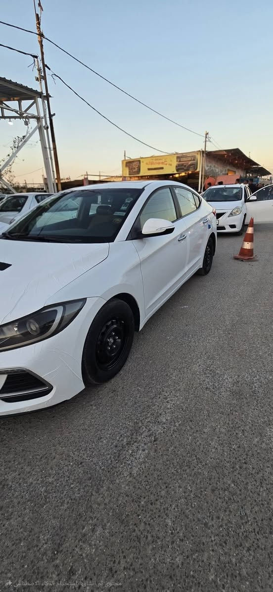 بسم الله الرحمن الرحيم
النترا سوبر موديل 2018 وارد خليجي 
مكفولة عدى البارد باسم شركة محرك 2.0  السعر 145  رقم الهاتف *********** 
غير متواجد على الفيس بوك
