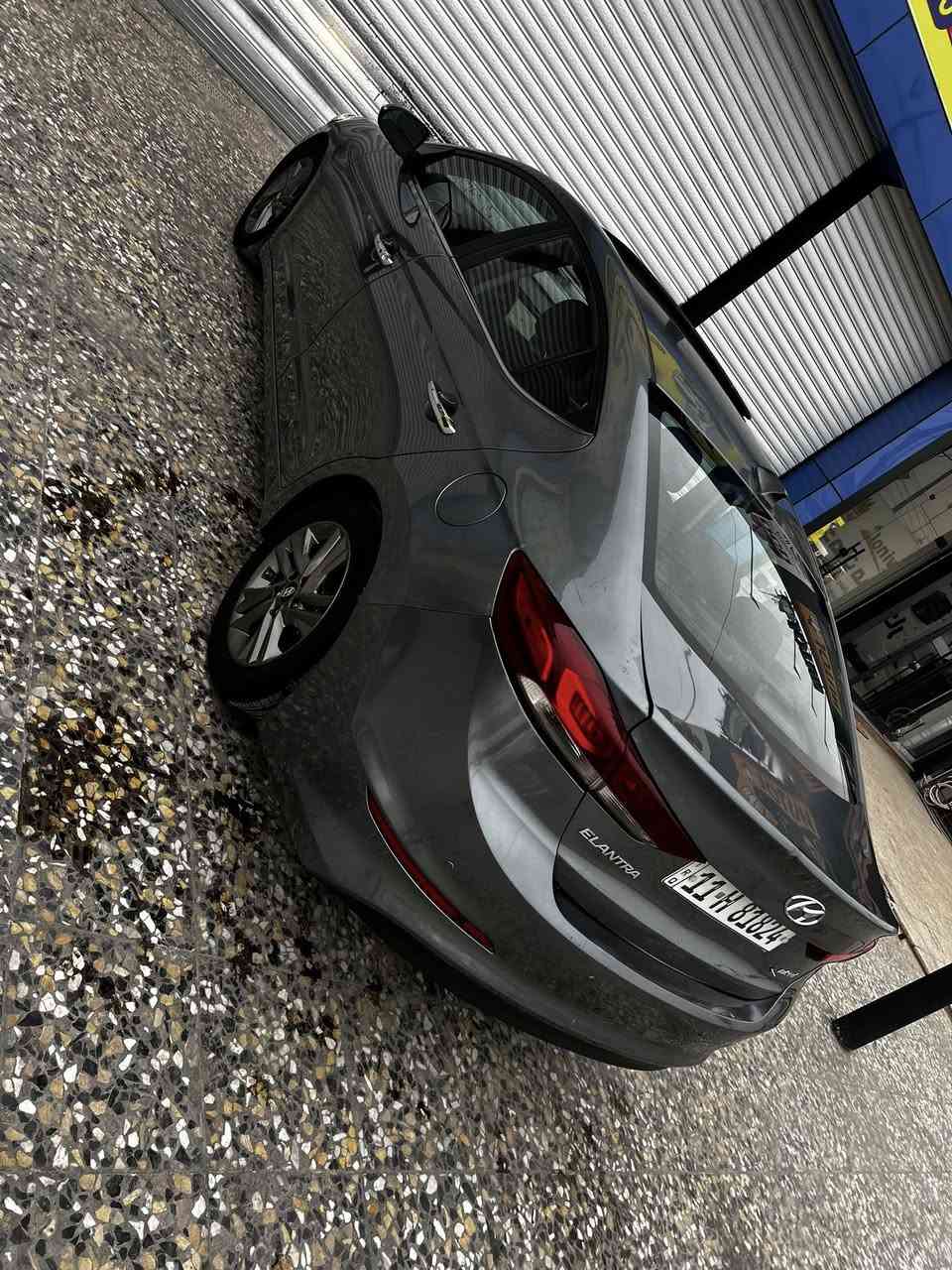 سلام عليكم النترا 2017 فول لمتدد وارد امريكي حادثها دعامية خلفية  وبارد بل جنطة بدون ارباك وسونار بل منشور مكينة 2000 دوش كير AT مواصفات بصمة تشغيل فتحة رادارات جانبيةرادار  امامي خلفي لايتات LAD + خلفي لدد بصمة بيبان بصمة صندوق اشاير بل مري + شفط كشنات جلد + كهرباء + تدفئة تبريد ليدات نيكل ويل كروم شاشة جبيرة+ كامرة دوارة حساسات امامي خلفي سستم سماعات انفنتي فول تحكمات ستيرن ثلاث انظمة قيادة منافذ شحن كار بلي وبيها بعد مواصفات 
السعر  135 مكاني بغداد العبيدي رقمي *********** ترهم مراوس
