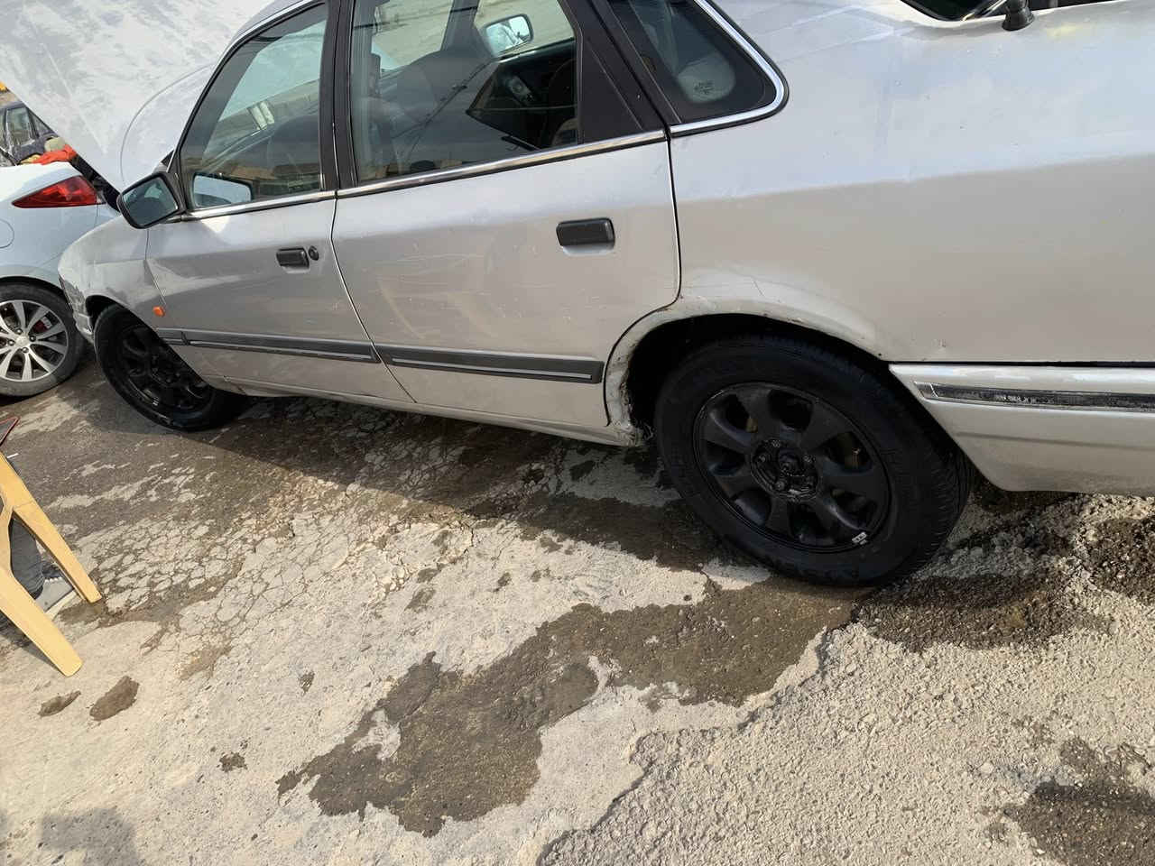 سلام عليكم فورد سكوربيو موديل٩١ رقم الماني سنويه ل٢٩ كير محرك شرط محرك٤ قبغ اسود سياره بدون صبغ داخل نضيف تنته شغاله لايت كهرب جامات كهرب مري كهرب قفل مركزي طخمها ع نص سعر ٢٧ بيها مجال *********** واتساب فقط
