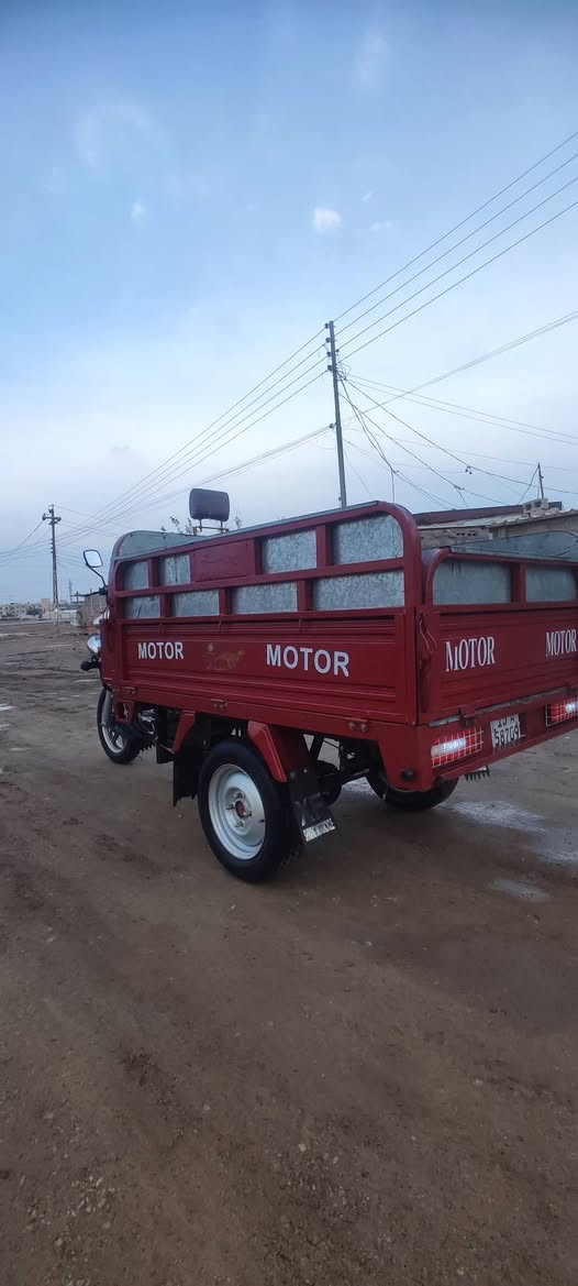 السلام عليكم ستوته جديده ماناقصه اي شي جديده معنه الكلمه مسجله بسمي رقم انكليزي  الي يريده هيج او محجر وياه بكيف المشتري مكاني الرمادي التئميم شارع السراميك والي يحب يتصل عله رقمي او واتساب والسعر مالته ثلاث ملاين وربعمية ***********
