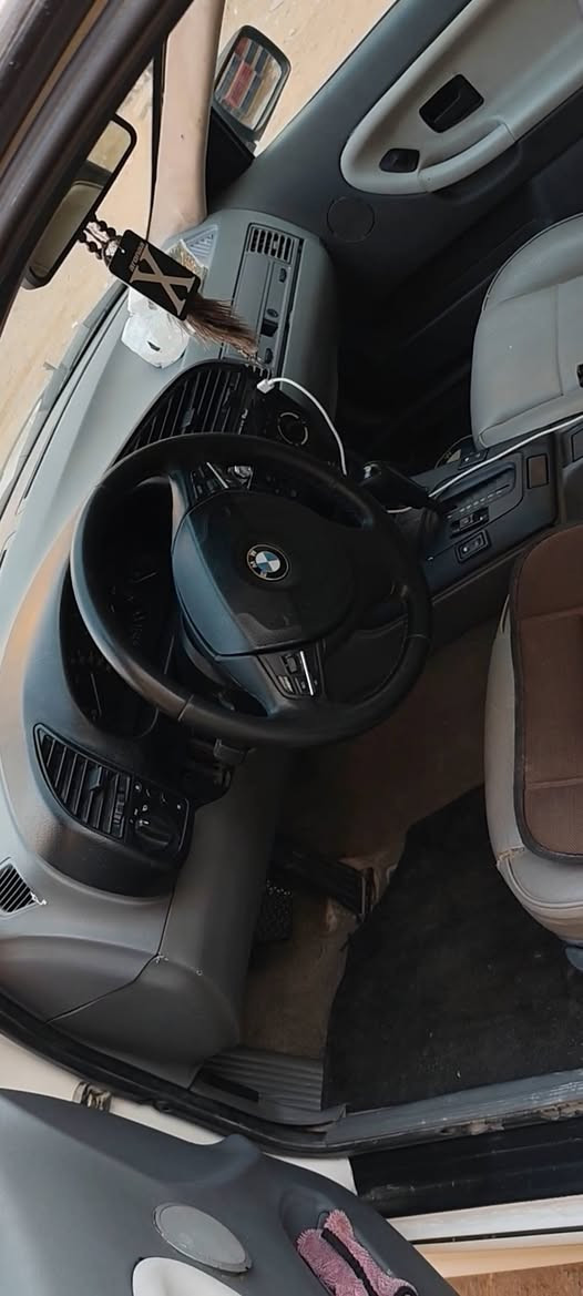 سلام عليكم بي ام 36مسكر 20 عدلا وتوماتيك مديل 93صبغ عام جمليه رقم بغداد نكليزي بسمي هزه جديده تحويل مباشر سعر 50   وبيها مجال توصل *********** مكني نجف
