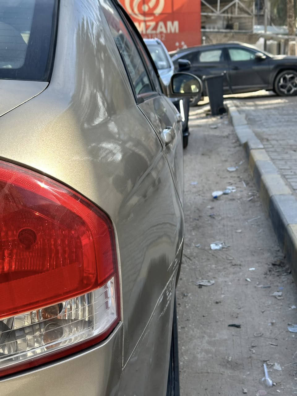 كيا اسبكترا ٢٠٠٧ لون اصفر ذهبي المحرك 2000 وارد أمريكي كير ومحرك كفاله الحدادية جديدة تخم تايرات جديد الرقم الأنكليزي الجديد سنوية باسمي امداور ثاني يوم دواخل و كشنات جديدة باتري جديد ضوء زنون بيها طخه بسيطة من جهة الباب خلف الصدر مكاني النجف 
سعرها 83 وبيها مجال للطيبين 
للتواصل ***********
