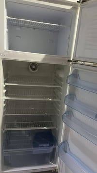 ثلاجة • ما بيها عيب • بحالة ممتازة