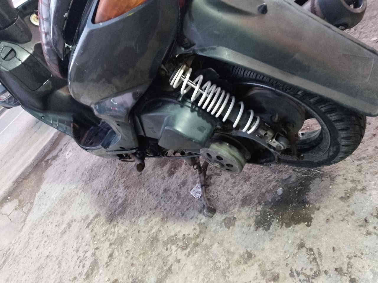 من رخصه مدير الكروب دراجه سكنس نثيه مكينه مكفوله بس مفيلسه للبيع كلشي شغال بيه سبب البيع اريد اسوي عمليه مكينته خير من الله مال بيت مكاني بغداد الحريه صارت عليه اب 500 قيم بل يرضي الله وتعال اخذه ***********
