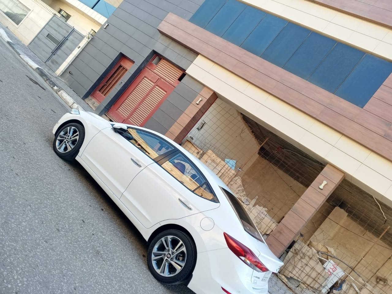 سلام عليكم سياره للبيع فقط النترا وارد خليجي موديل 2018 مكينه دوش 2000 كفاله من الضربه والتبديل والصبغ بيها بارد بسيط مواصفات فول واحد على بصمه كشنات جلد شاشه تحكم ستيرن قطعتين تبريد مري شفط فتحه اشاير بالمري تخم تاير حداديه تبريد ثلج كير مكينه كفاله لا تنقيص لا تبخير العنوان كربلاء السعر //143// بيها مجال بسيط
رقم//*********** الهاتف
