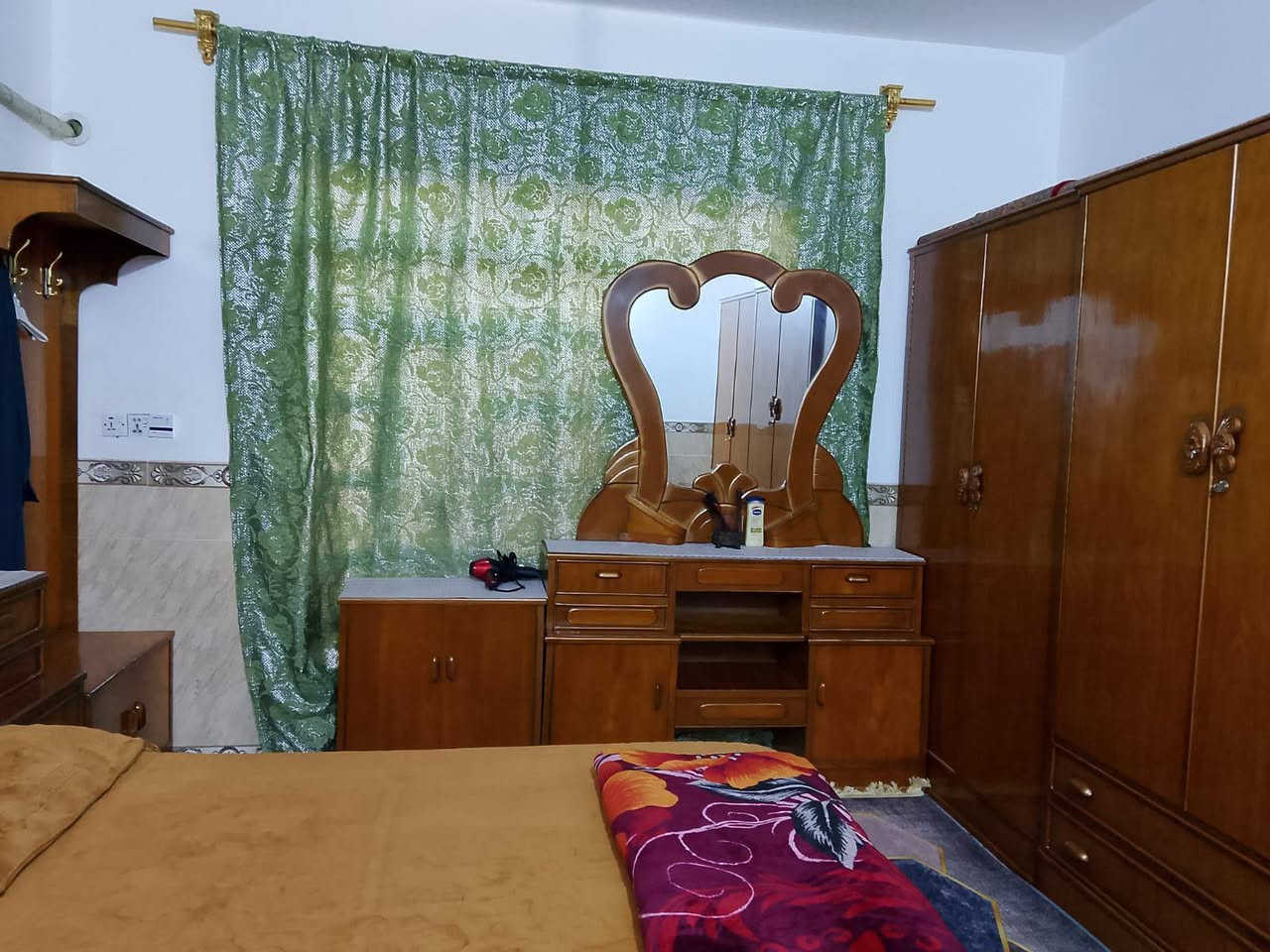 السلام عليكم غرفه تسكام صاج العنوان الكفل منطقه المراديه الجدوع السعر 650 الاتصال ع الرقم مكلف بالنشر صاحب الغرفه ***********
