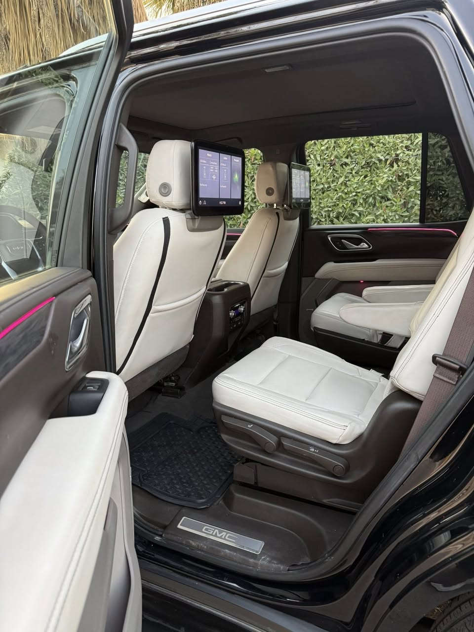 السلام عليكم 
للبيع يوكن 2021 وارد امريكي 
مواصفات 
بانوراما
كشنات منفصل +جميع الكشنات كهرباء / كشنات امامية ذاكرة وتدفئة وتبريد
كشنات خلفية منفصلة
6 كامرات
رادار امامي وجانبي
قيادة ذاتية وتحديد مسار
حساسات خلفية وامامية
تشغيل عن بعد
شاشة كبيرة كار بلي 
شاشات خلفية
شاحن واير ليس
سماعات بوس
إنارة محيطية 65 لون 
بدون اي تحذير بالشاشة
محرك 5300
باب خلفي كهربائي
ويل كب دينالي حجم 22 تخم تاير جديد 
مرايات شفط + نقطة عمياء
حادث موضح بالصور
سنوية بإسمي لل 2029
هزه السنة 26 شهر 12
السعر 39 الف دولار
مكان بغداد الكرخ
للإستفسار ***********
