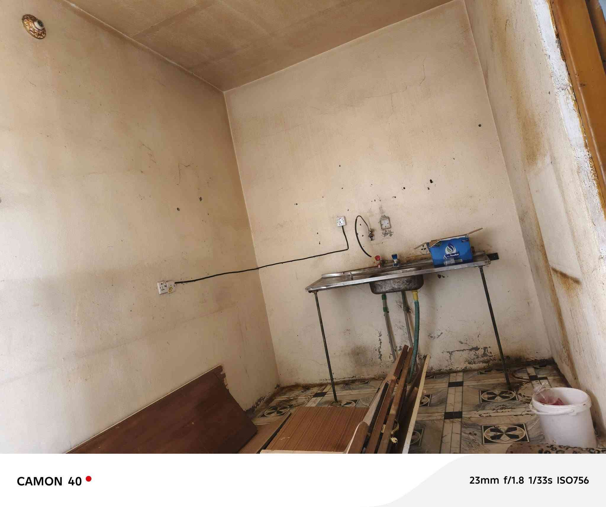 سلام عليكم بيت لايجار مساحة ١٠٠  مطبخ ستقبال صالة غرفة مطبخ حمام بيت جاهز عنوان دور النفط مقابيل السايدين حي لاساتدة ستفسار نتصال بل رقم‏‪***********‬‏
