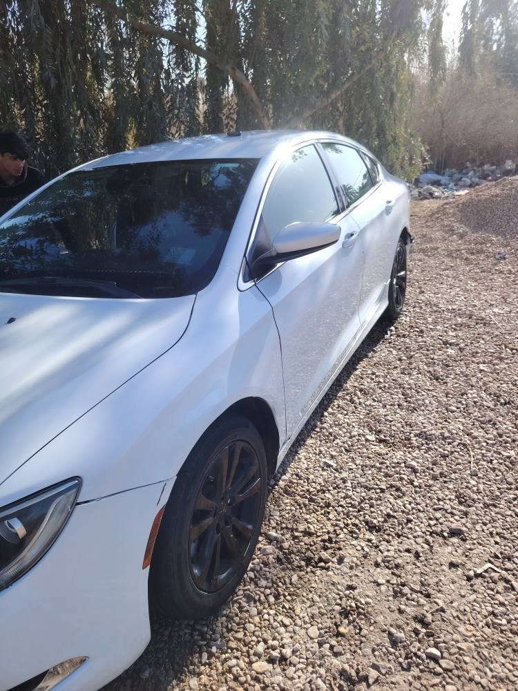 سي 200 رقم بغداد بيها قطعة وحدة صبغ ومابيها حادث محرك 2400 وباقي المواصفات معروفة موديل 15 مكانها نجف
*********** النجف, العراق
