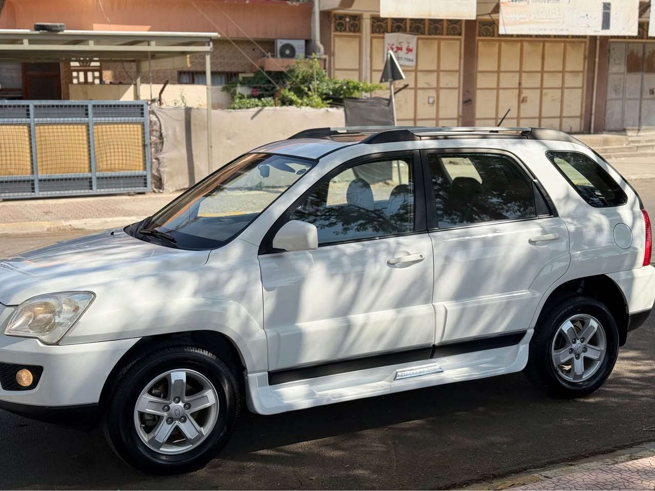 سلام علیکم
کیا سبورتاج 
مودیل 2009
فوول مواصفات 
داخل اصفر
سقف سلايد
ABS
جام كهربائي 
مراية كهربائية 
حساس خلفي
بلوتوس
سيارة بدون صبغ بدون بارد بدون تعديل بدون حالوب بدون رصعة بدون شخط سيارة حيل حيل حلو بل باكيت
كير محرك تبريد تايرات تحويل غرامات كلة بشرط
محرك مامفتوح بدون صوت بخار
كير مامفتوح بدون عيب
سنوية رقم جديد لحد 2030
شرط تحويل غرامات
سيارة حيل حلوة ربع دينار مابيها مصرف
مكان كركوك 
سعر 119$
***********
*********** كركوك, العراق
