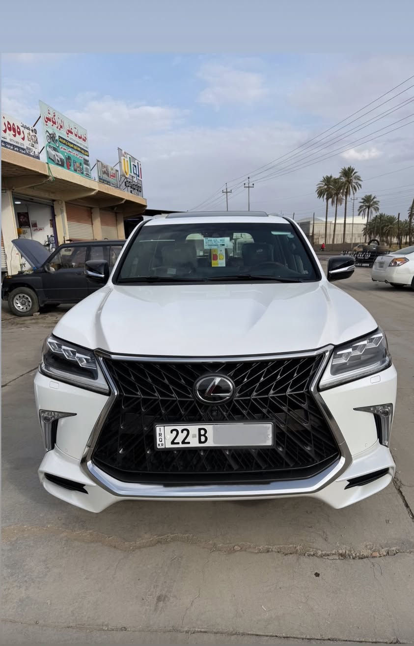 ﷽
‏‎سلام عليكم 
 للبيع 💵
الفخامه والجمال بسياره وحده
‏LEXSES _ LX _570 _2019 brem
لكزس 2019  فول مواصفات 1/1 
رقم اربيل
‏SPORT /Sفول مواصفات محرك5700
ملاحظه( السيارة مكفوله كفاله عامه ♥️ 
نظيفة بمعني الكلمة حتا دعاميات بشرط 
(السبير مانزل )
والعدة غير مستخدمة
  وشرط الفحص 
گير و محرك بشرط كفاله 
________👇🏻المـواصـفـات 👇🏻___________ 
داخل احمر المرغوب  ♥️
حساسات امامي خلفي 
كامرات 360 امامي وخلفي وجانبيات 4 كامرات 
مري شفط ونظام ترحيب 
تبريد ب الكشنات
باب خلفية كهرباء وشفط 
لايتات دبل عدسة + LED
جميع الكشنات كهرباء
تدفئة + تبريد 
زنون بلادي
    جكات 
فتحة   ثلاجة 
نظام اقتصادي بانزين ECONOMY 
بلوتوث وتليفون ونضام الملاحة
ونظام تثبيت السرعة التكيفي المزود، ونظام صوت Mark Levinson مع 21 سماعة.
ومقاعد قابلة للتدفئة والتهوية
شاشات عدد 3
نظام مانع الانزلاق
نظام نزول المنحدرات 
اشارة في المرايا الجانبية
مخرج منفذ الطاقة ⚡
‏  Bluetooth / USB
بردات أبواب خلفية  
شاحن هاتف Wairlees
ستيرن كهرباء + خزن ستيرن + خزن كشنات
وبعد بيهة هواية مواصفات 
جديدة جدا  واستعمال نظيف جداً 
بالعافية ع تكون من نصيبة يستاهله
              
*********** الاستفسار
