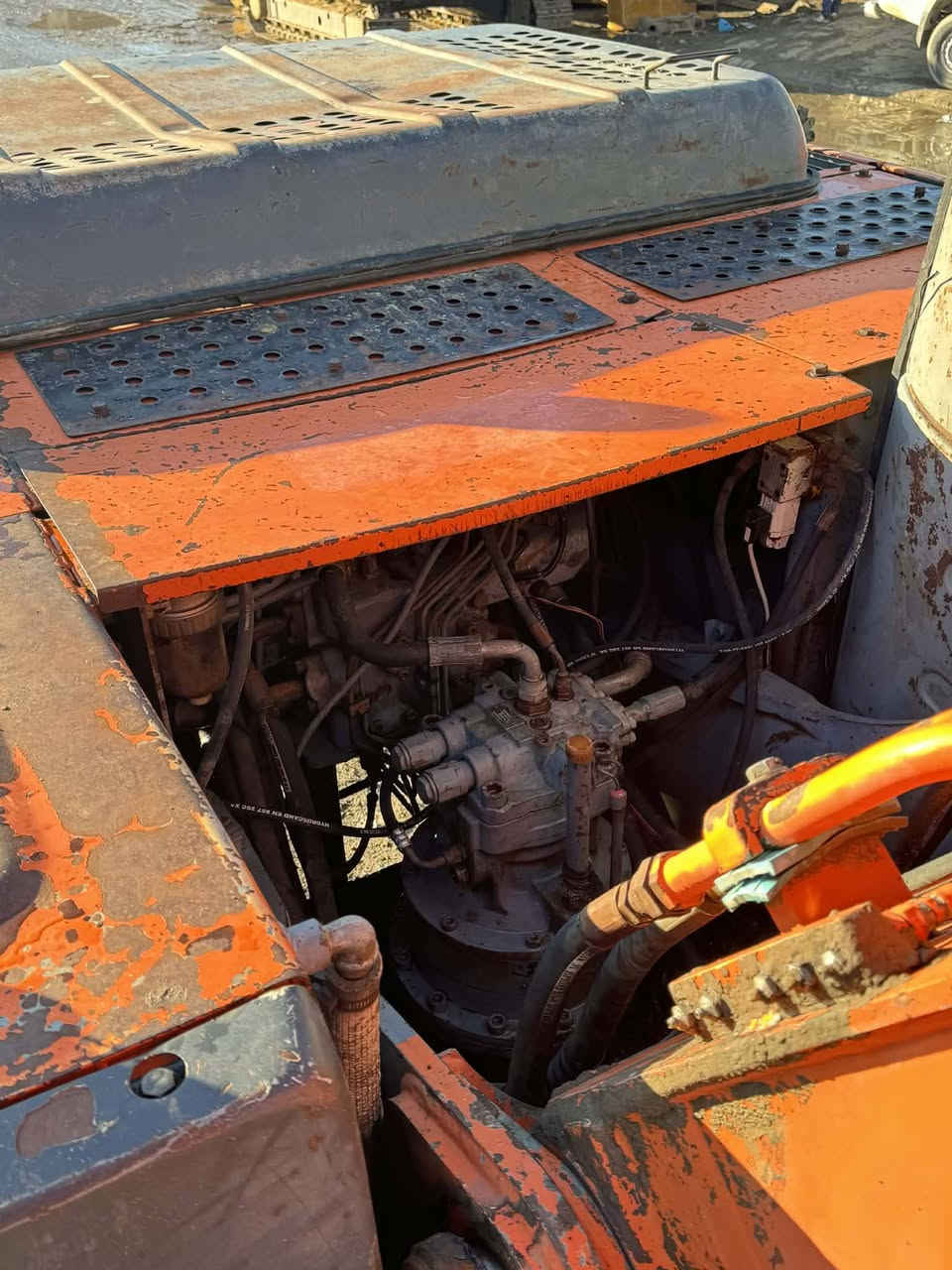 حفاره هيتاشي زت 2004 حجم 200 رقم بغداد حداديه 100%100قطره نضوح مابيها مكينه جاهزه للعمل مسسة جطل بلادي كفالة عامة فقط مضخه مفتوحه ونفسها مشدوده بلادية *********** ماجاوب خاص!
