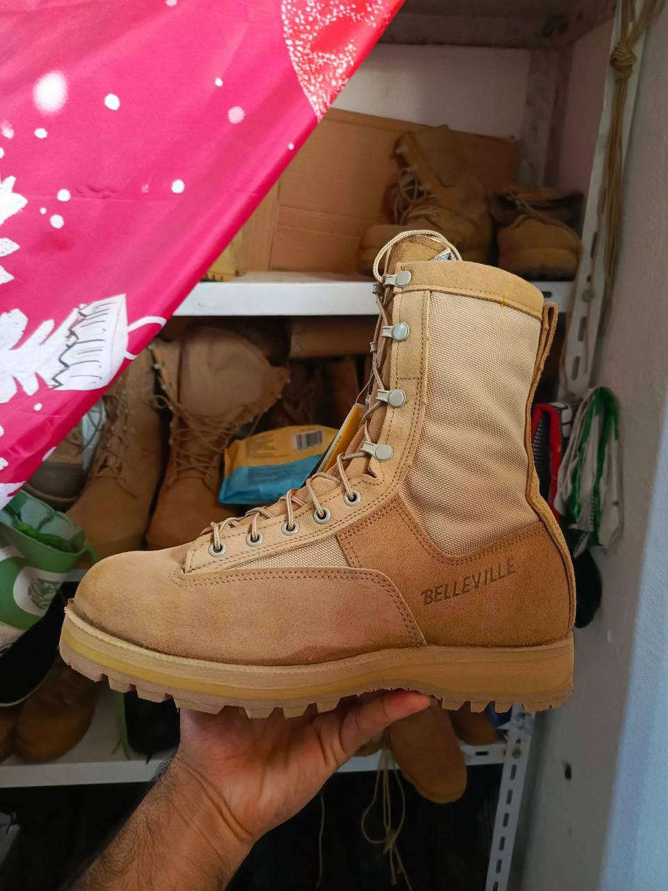 ابلفل امريكي جديد حجم 42ونص أو 43
يوجد توصيل  بي فقط واتساب ***********
 وهذا فقط اتصل ***********
