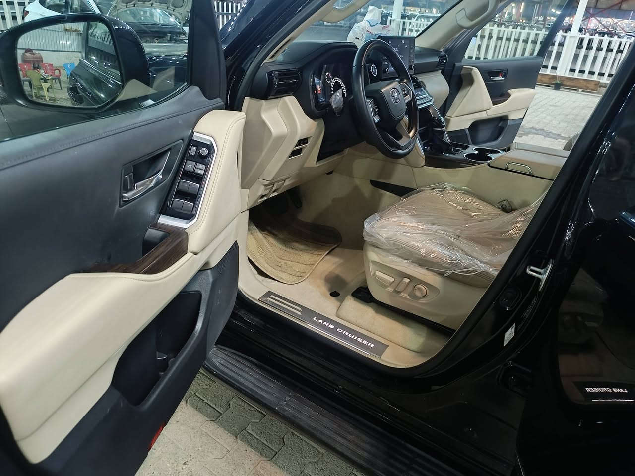 السلام عليكم
لاندكروزر GXR LIMITED للبيع موديل 2024 سياره جديده مكفولة ماشيه 29 الف كم حقيقي السعر

675,000 $ ستة شدات وخمس وسبعون ورقة مكان السيارة النجف الاشرف الإستفسار اتصل على 

***********
