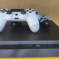 بلي4 نظام 11 مهكر مع كامل الملحقات 2 جويستك اصلي مع كيبلات شحن و كيبل ...