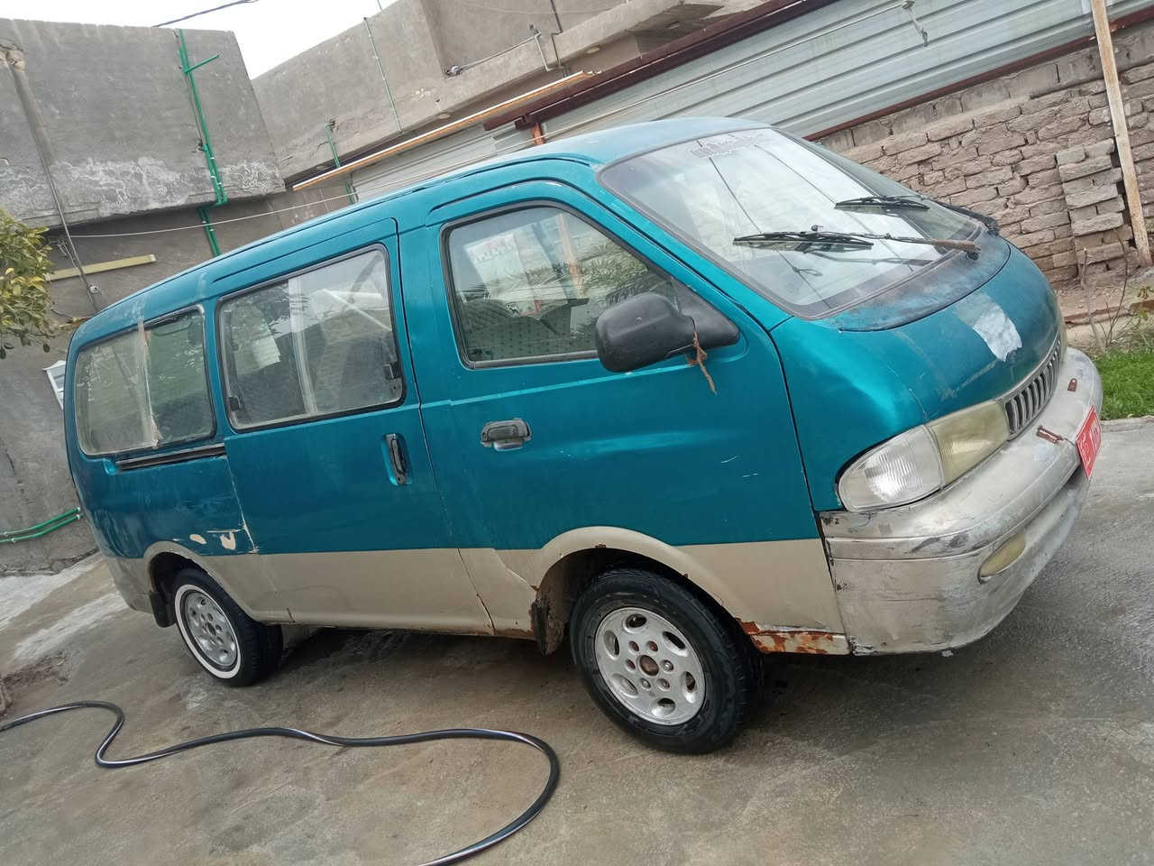 للبيع مكينه3000 جديده كير اكسن تايرات موديل 1996رقم احمر/بغداد  شواصي معمرات دوشمه جديده كهربائيات سياره جاهزهب38السعر /***********
