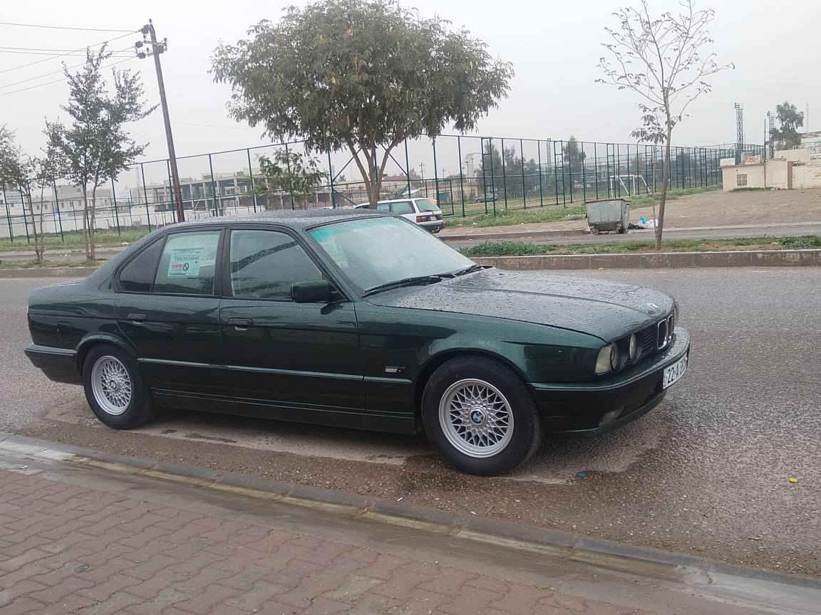 بي ام دبليو موديل ١٩٩٢سنويه لحد ٣١رقم دولي ٥٢٥كير محرك بشرط سياره جماليه مصبوغه صدر تايرات كله بشرط صوت ماصوت ماكو كاتم كهربائيات  شغال سلايت فتحه سعره ٦٢وبي مجال للطيبين ***********كركوك حي الوحدة كركوك, العراق
